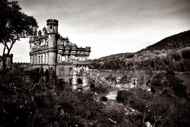 Bannerman Castle ruins