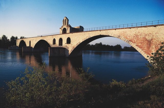 Pont Saint-Bénezet at sunset