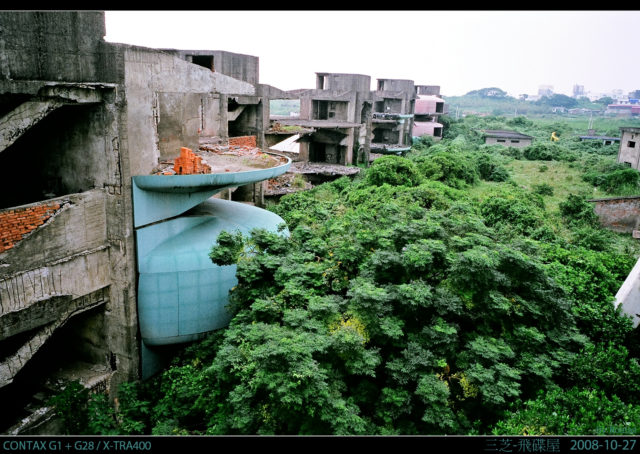 Abandoned building on Sanzhi