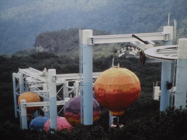 Hot air ballon ski lift