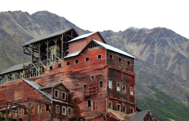 Kennecott Mine abandoned building