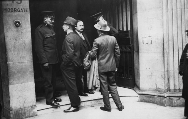 Investigators outside the Arcos building after the 1927 raid