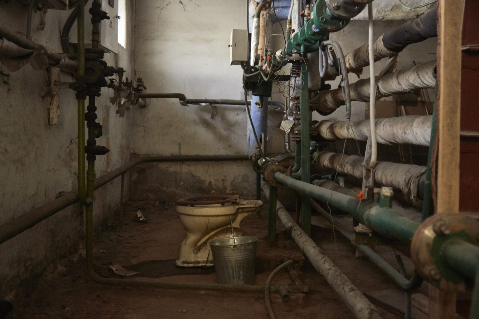 Why Lone Toilets Sit In the Middle of Pittsburgh Basements Abandoned