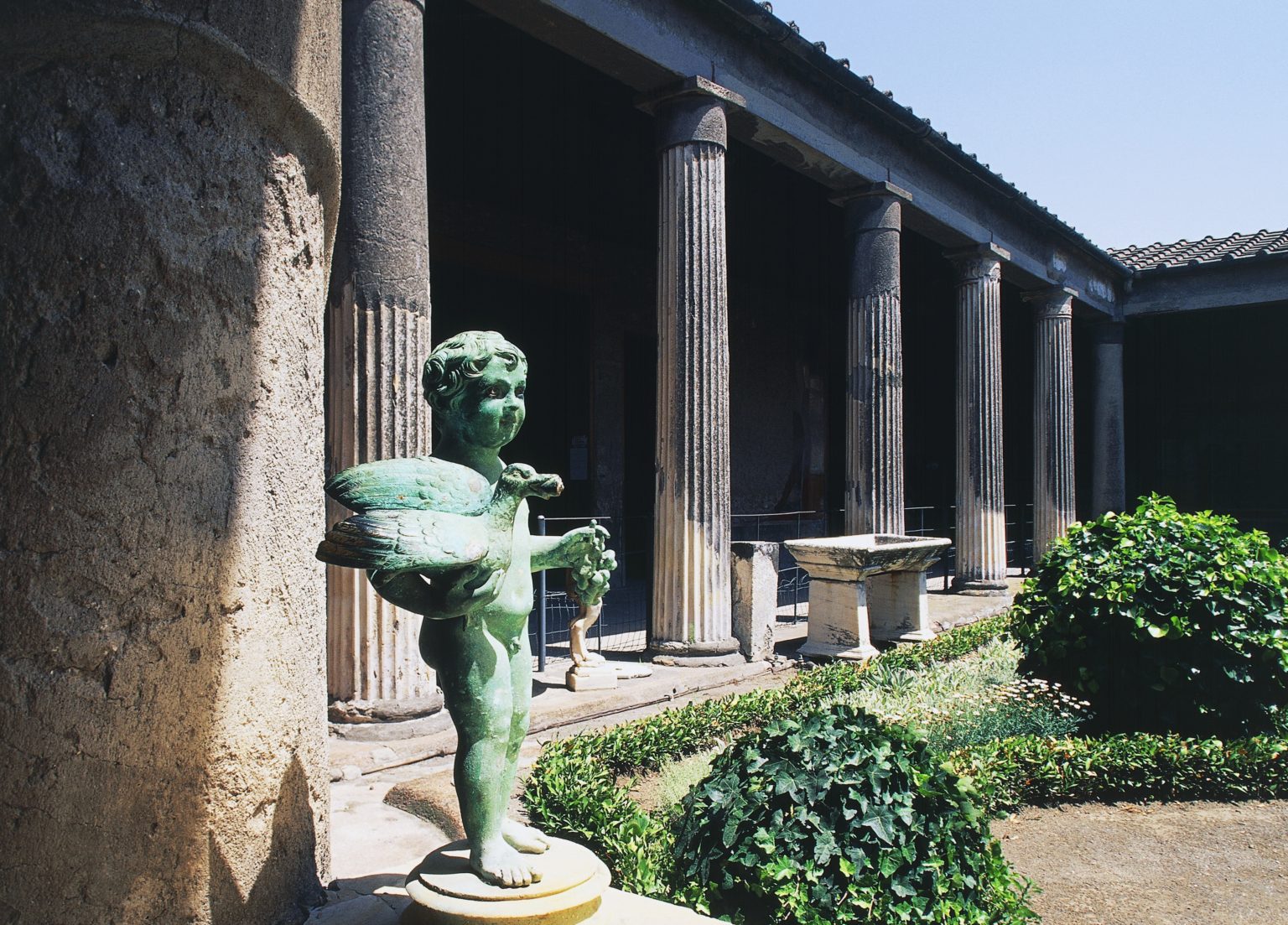 The Restoration of Pompeii's Casa dei Vettii Showcases Its Grandeur and Opulence Abandoned Spaces