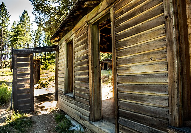 Exterior of a cabin in Garnet, Montana