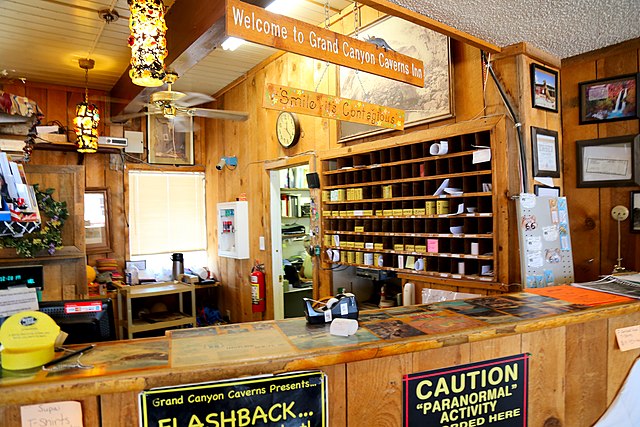 Reception desk at the Grand Canyon Caverns