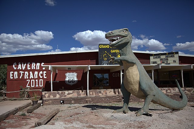 T-rex statue outside of the entrance to the Grand Canyon Caverns