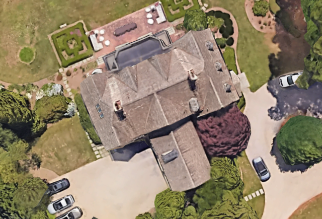 Overhead view of the mansion formerly owned by Phil Donahue and Marlo Thomas