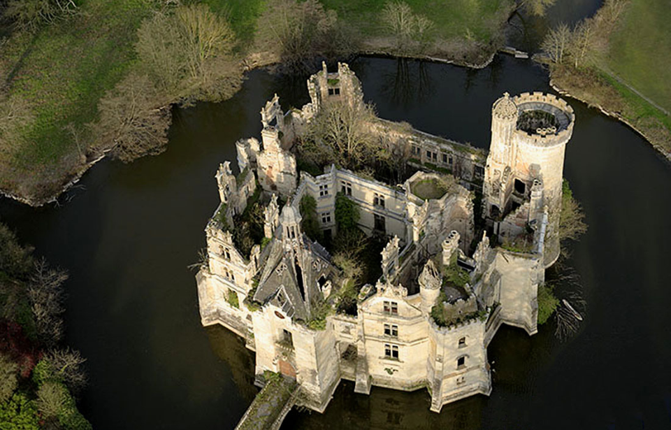 Château de la Mothe Chandeniers Was Saved and Restored by People All ...
